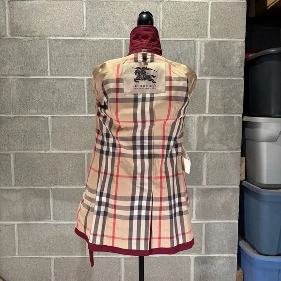 Burberry trench coat. - Picture 8 of 16